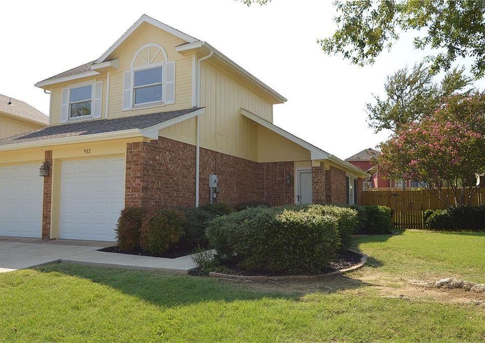 1st image of 902 Ramblewood Dr