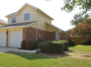 902 Ramblewood Dr, Lewisville, TX 75067