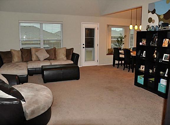 4th image of 1007 Cimarron Creek Dr