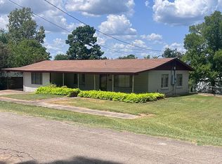 407 E Highland St, Hugo, OK 74743