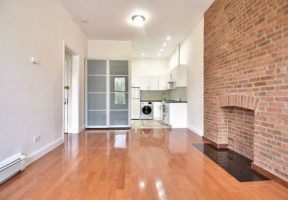 3rd image of 121 W 120th St APT 4R