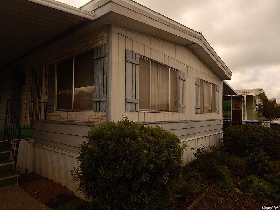 1st image of 3502 Clubhouse Dr