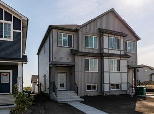 978 N Edgefield Ave, Strathmore, AB T1P 2H9