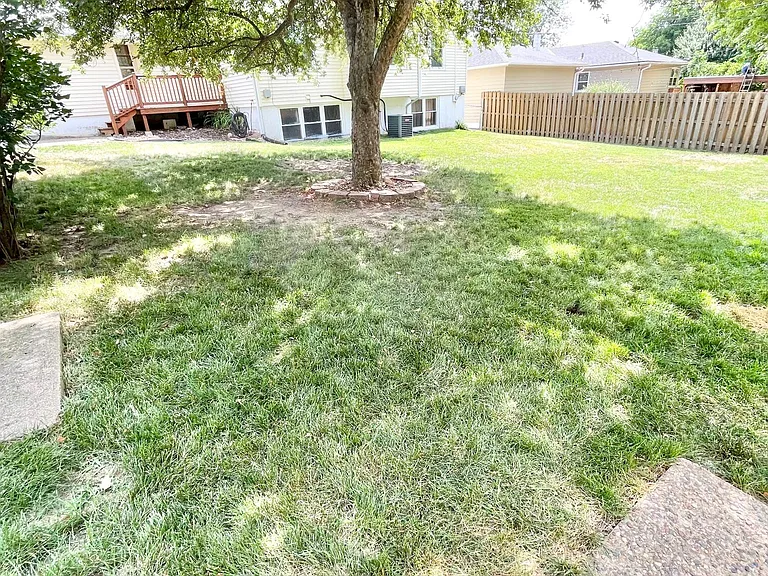 6762 Western Ave — Photo 16