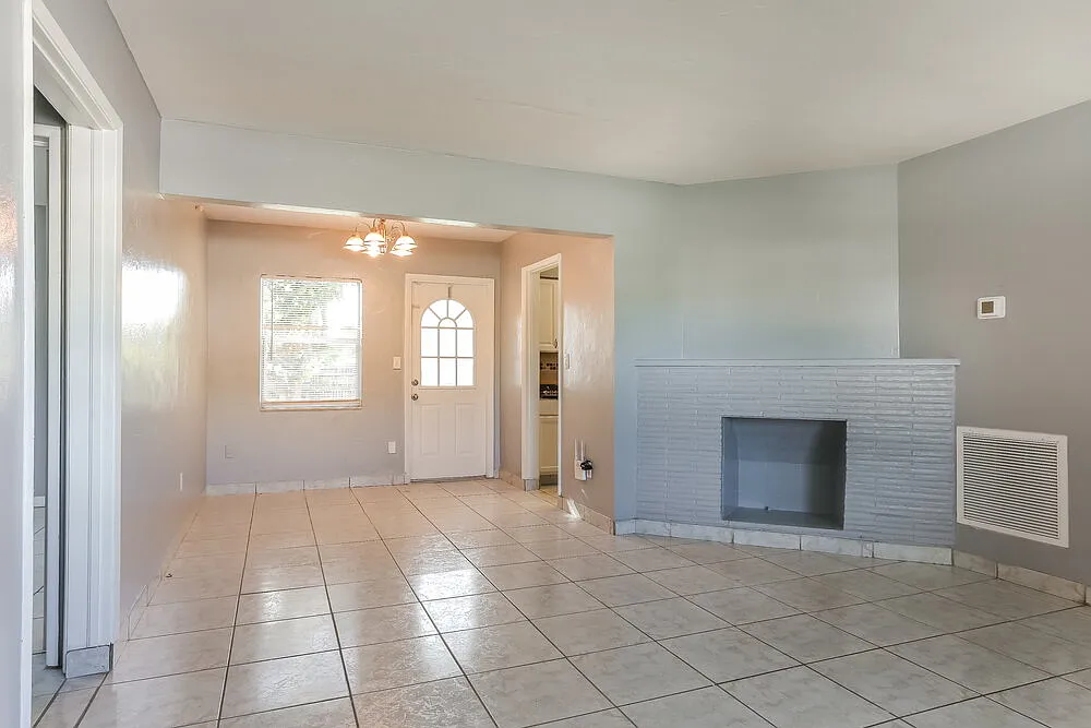2 bed, 1.0 bath, 1007 sqft, $2,325 — Photo 4
