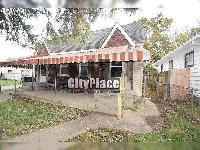 2 bed, 1.0 bath, 990 sqft, $975 — Photo 2