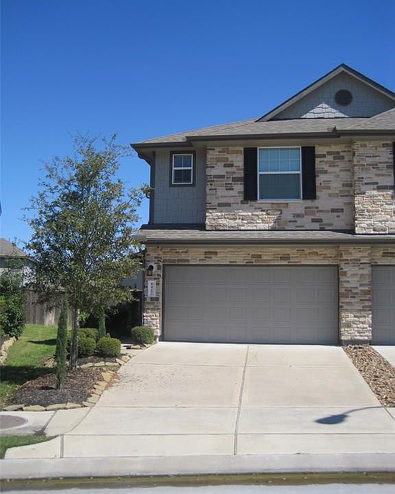 1st image of 24670 Folkstone Cir