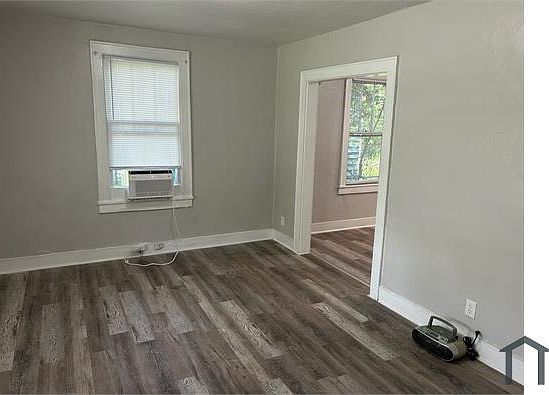 3rd image of 2863 Alabama Dr