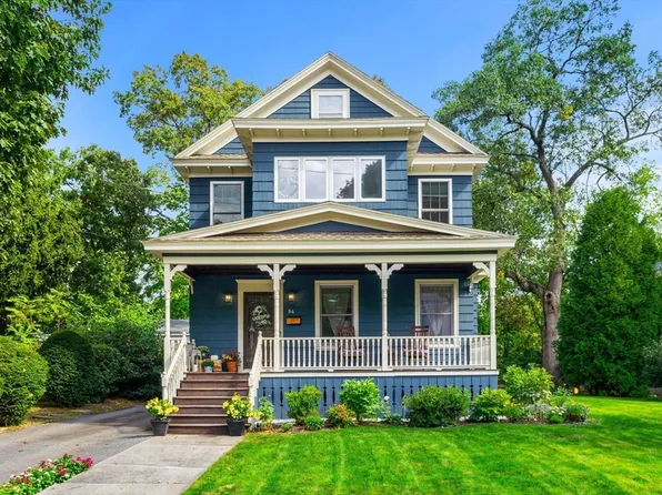 94 Sanders Ave, Lowell, MA 01851