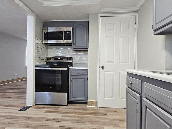 5th image of 1053-1059 Wilmington Ave #10
