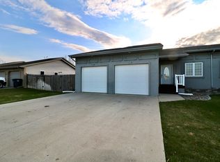 410 4th Ave SW, Surrey, ND 58785