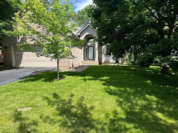 16070 Aspen Hollow Dr, Fenton, MI 48430