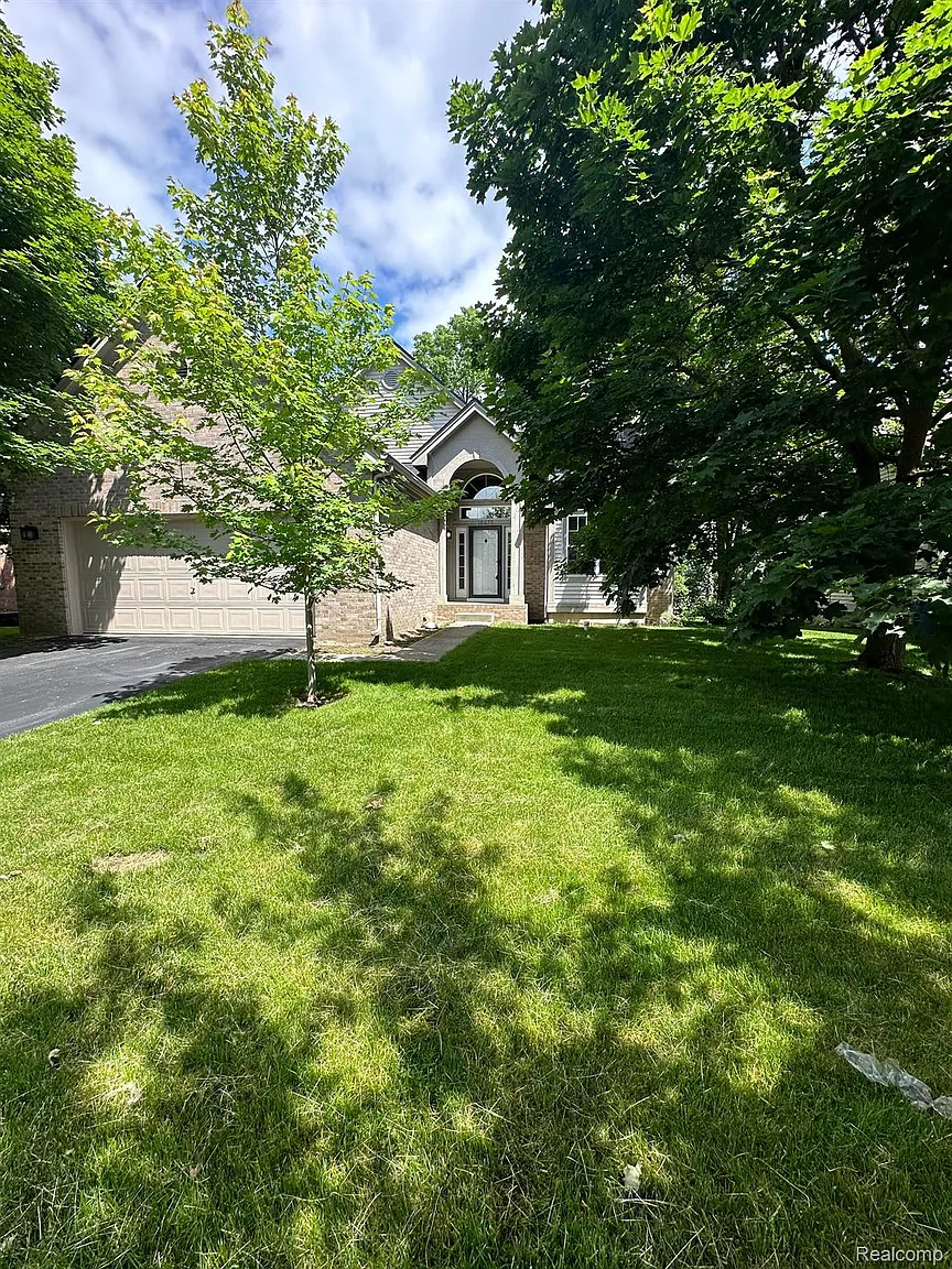 16070 Aspen Hollow Dr photo 1