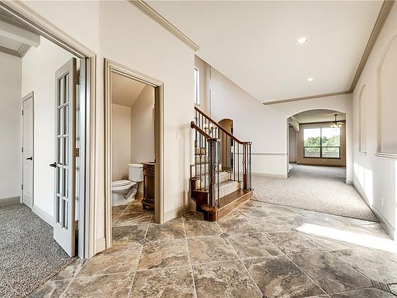 4th image of 229 Bentley Dr