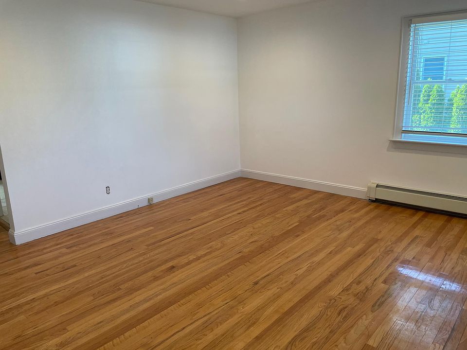 1st image of 49 Central Ave Floor 1