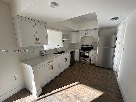 5th image of 11520 NW 31st Pl