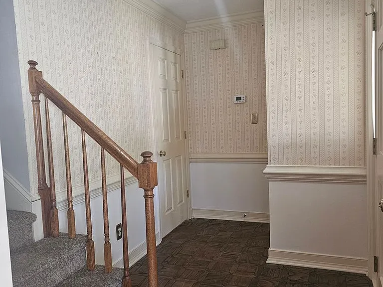 250 Lofton Dr — Photo 3