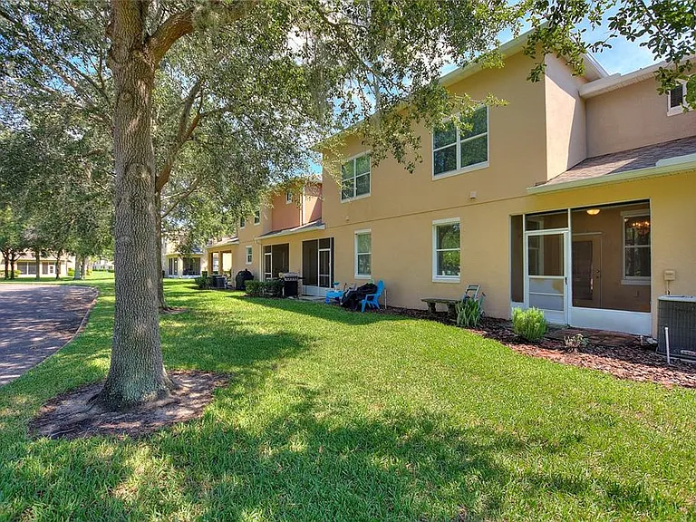 1220 Priory Cir — Photo 9
