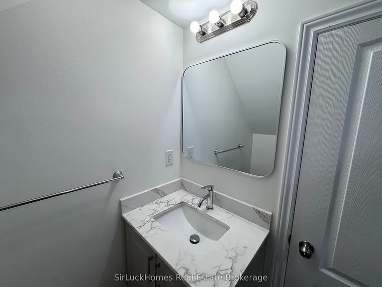 78 Starhill Cres — Photo 8