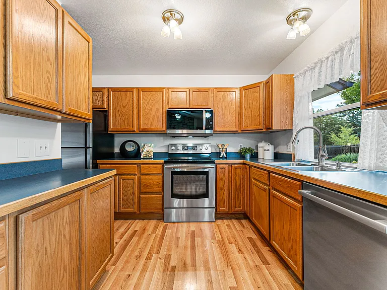 249 S Buchanan Ave — Photo 16