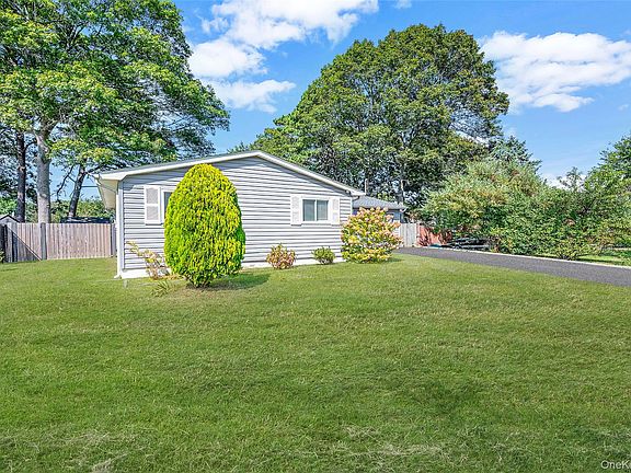 4th image of 83 Arpage Dr E