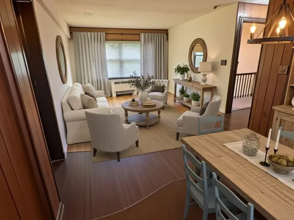 81-09 156th Avenue image 3 of 14