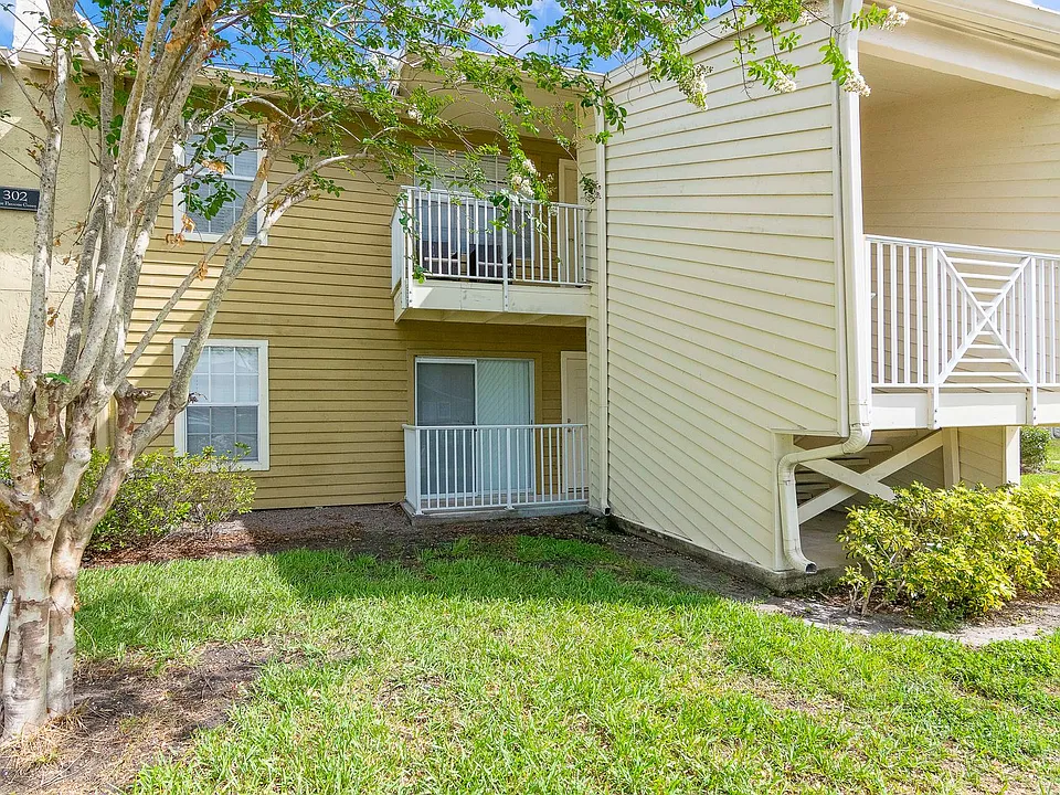 302 Lake Parsons Grn #103