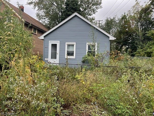 1st image of 6215 Pear Ave