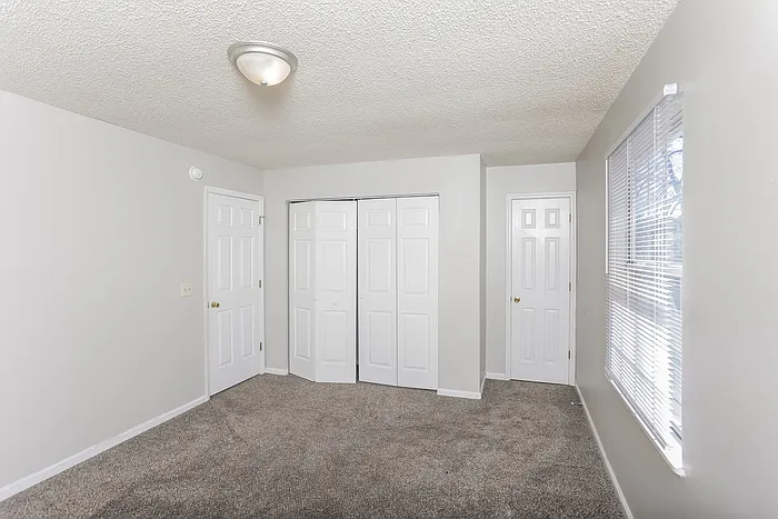 206 Valeworth Dr — Photo 5