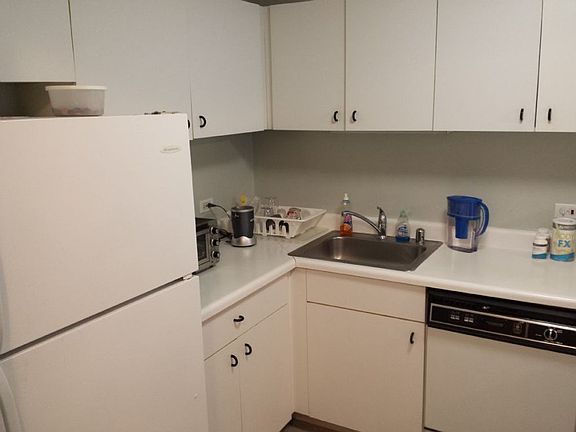 5th image of 3660 N Lake Shore Dr APT 407