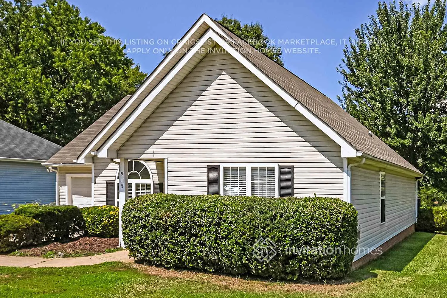 915 Jordans Pond Ln Charlotte, NC 28214 — Photo 3