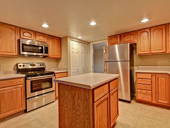 2nd image of 11005 E Vallejo St