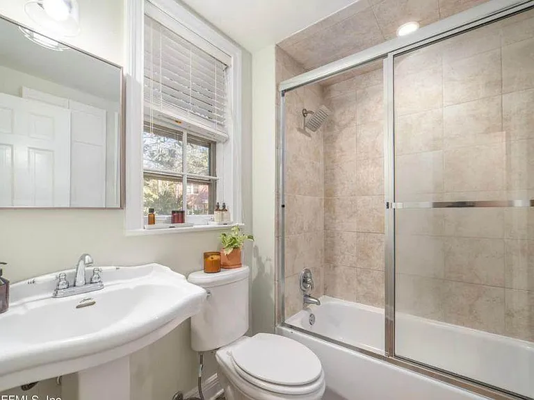 845 Lasalle St #845 — Photo 10