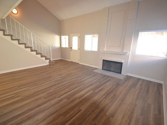 5th image of 27840 Rosamond Dr