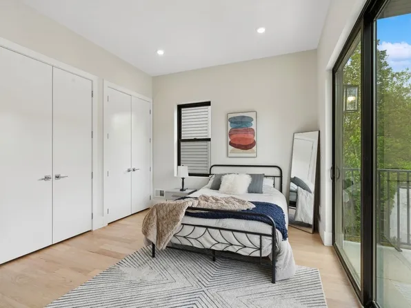 220 Freeman Avenue image 15 of 47