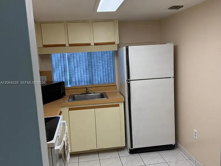 9400 W Flagler St #312 — Photo 17