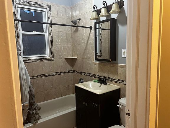 5th image of 53 Grand Ave #2L