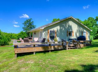 5 Lake Dr, Huntsville, TX 77320