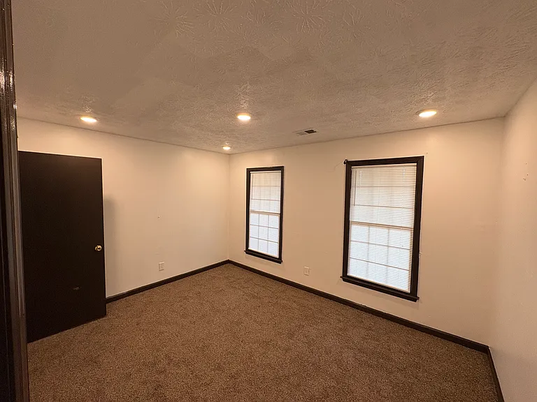 865 Bristol Way — Photo 18