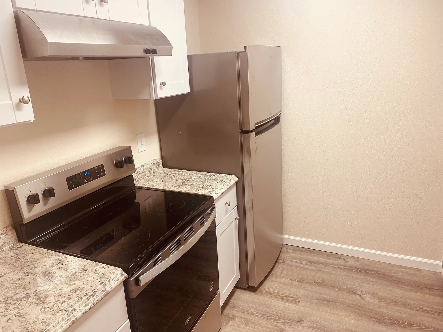 2 bed, 855 sqft, $1,950 — Photo 1