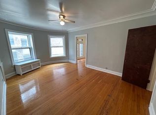 1154 W Lunt Ave APT 116, Chicago, IL 60626