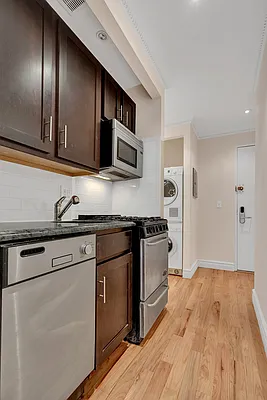 Rented by Cooper & Cooper Real Estate | media 23