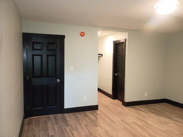 677 Baltimore St — Photo 6