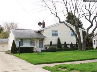135 W Overlook Dr, Eastlake, OH 44095