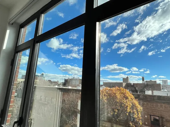 125 Parkside Avenue image 11 of 30