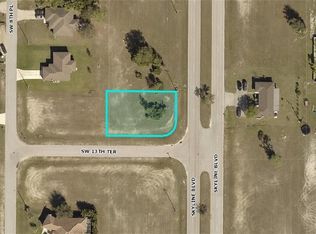 1318 Skyline Blvd, Cape Coral, FL 33991