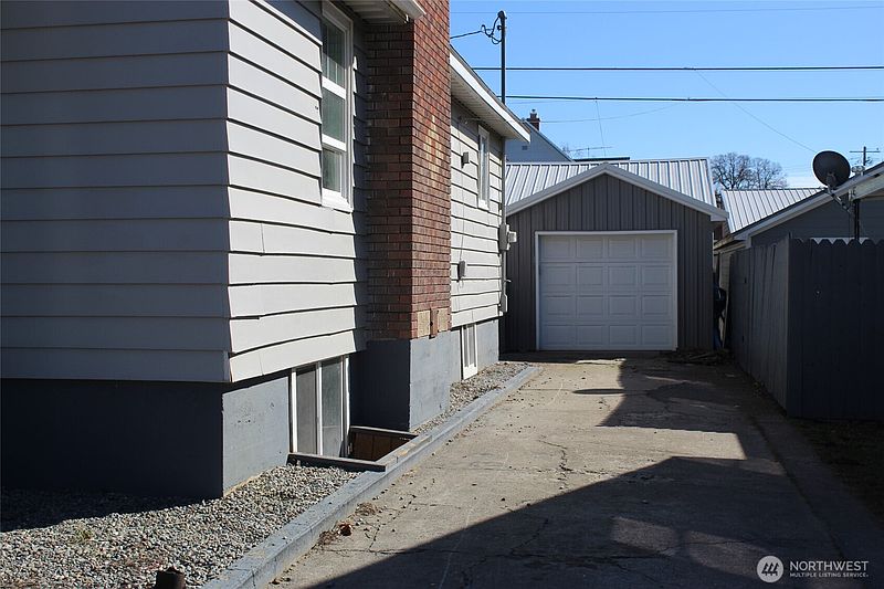 2nd image of 104 E 5th Avenue