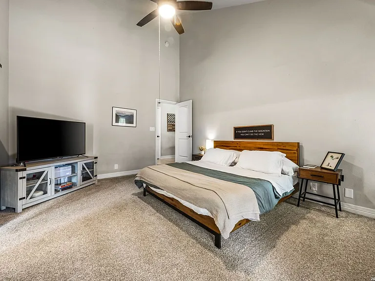 2330 Encino Point — Photo 12
