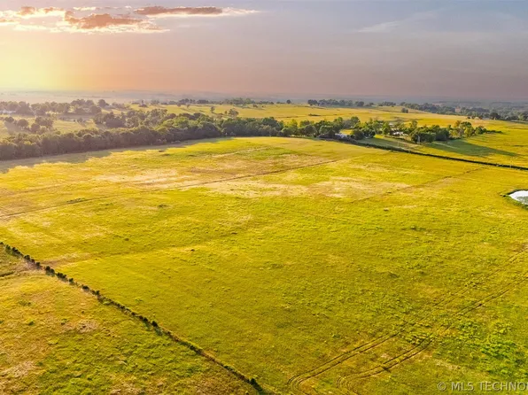 6 E 260th Rd, Vinita, OK 74301