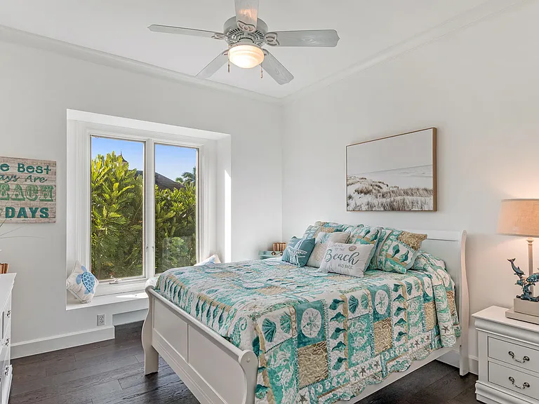 2540 Half Moon Walk — Photo 30